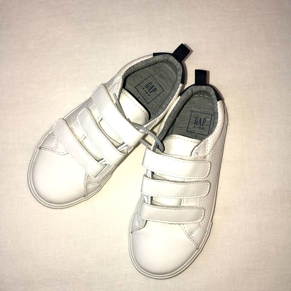 Boys GAP Kids White Sneakers Size 1